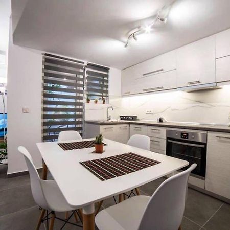 Апартаменти Brand New Aprt With Backyard In Lycabettus Hill ! Афіни Екстер'єр фото