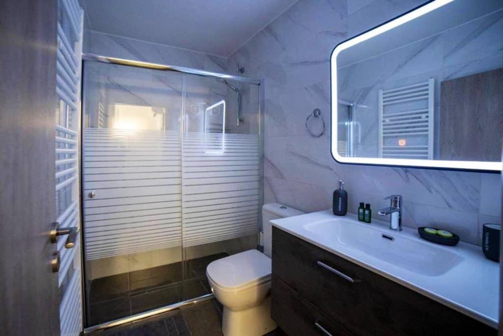Апартаменти Brand New Aprt With Backyard In Lycabettus Hill ! Афіни Екстер'єр фото